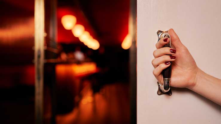 Acceso secreto a Clandestino Cocktail Bar